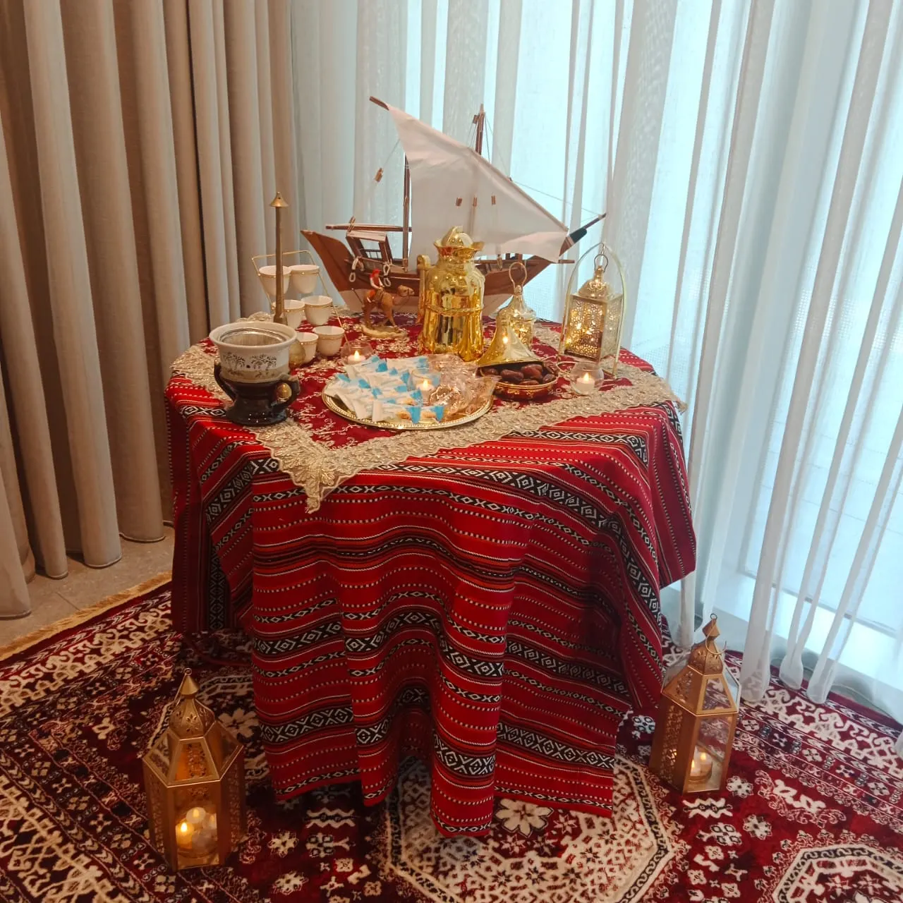 Heritage Centerpieces - Hand-carved dhow centerpiece